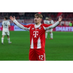 17-vuotiaan Lennart Karlin loistava suoritus ottelussa